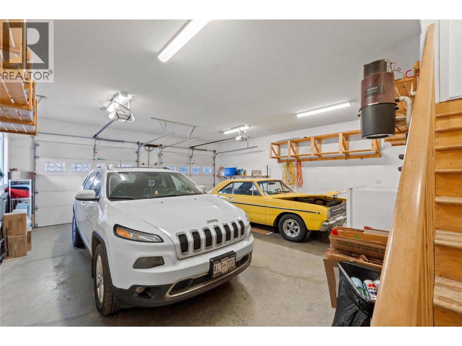 2535 VALLEYVIEW DRIVE - 32