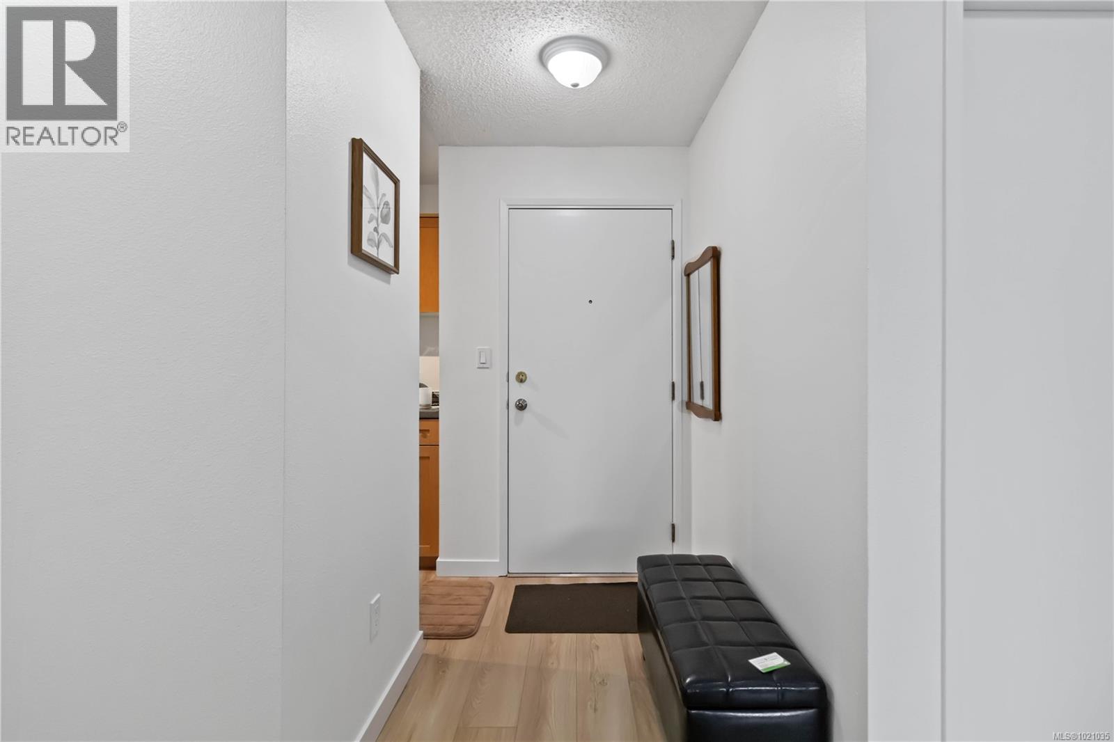 308 3255 Glasgow Avenue, Saanich