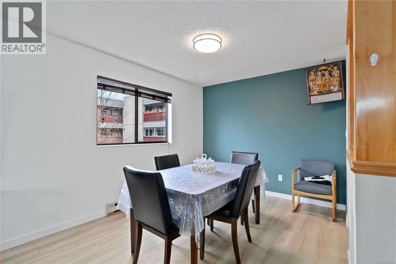 308 3255 Glasgow Avenue, Saanich