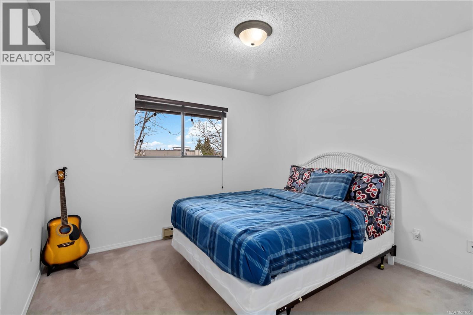 308 3255 Glasgow Avenue, Saanich