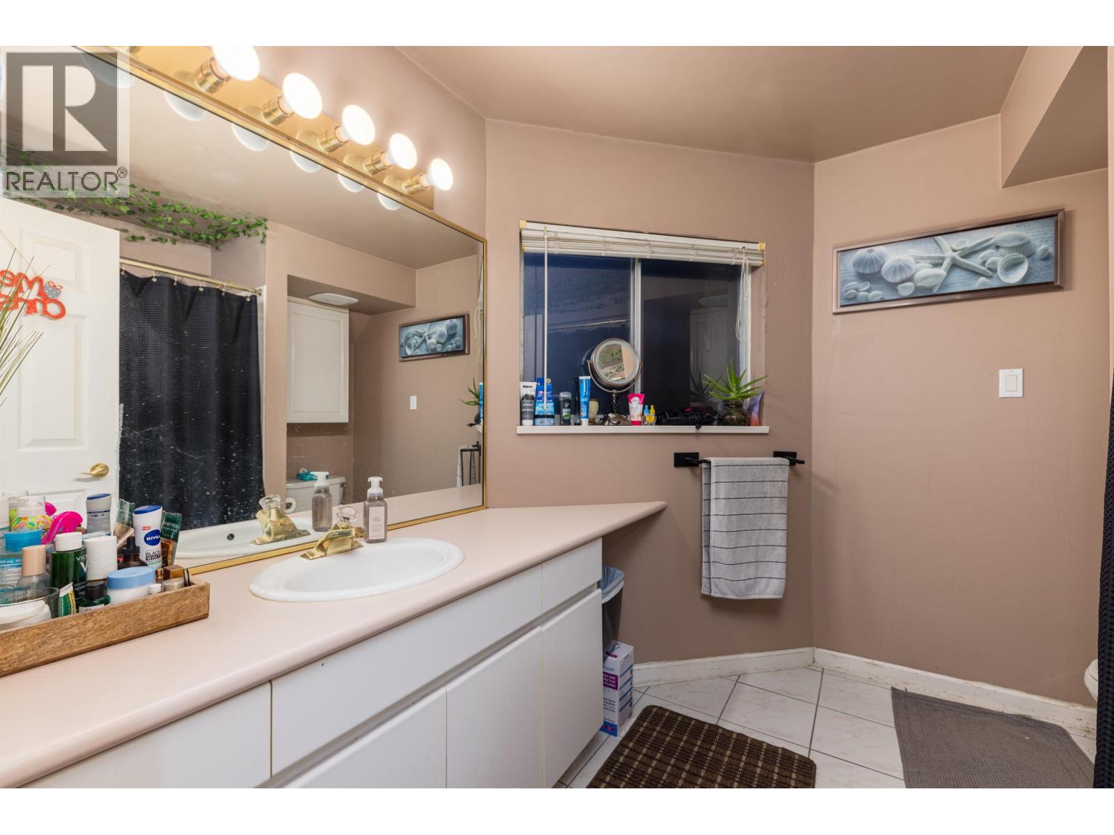 4702 STAHAKEN Court, Tsawwassen