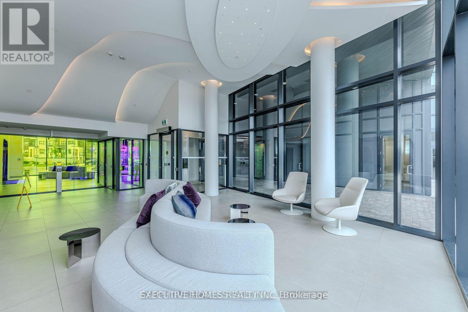 A 712 - 3210 DAKOTA COMMON - Photo 4 of 26, Burlington (Alton), Ontario