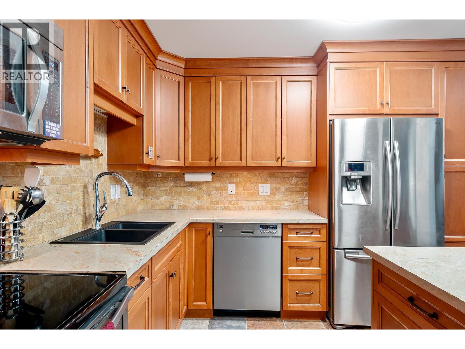 206 1055 Lawrence Avenue, Kelowna