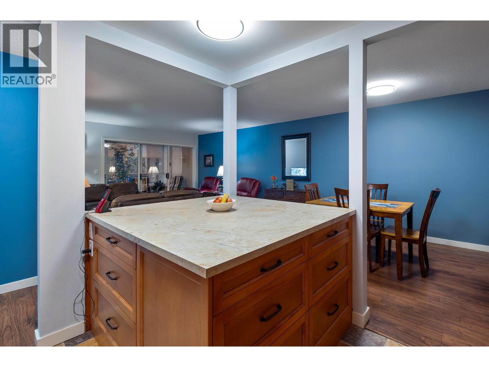 206 1055 Lawrence Avenue, Kelowna