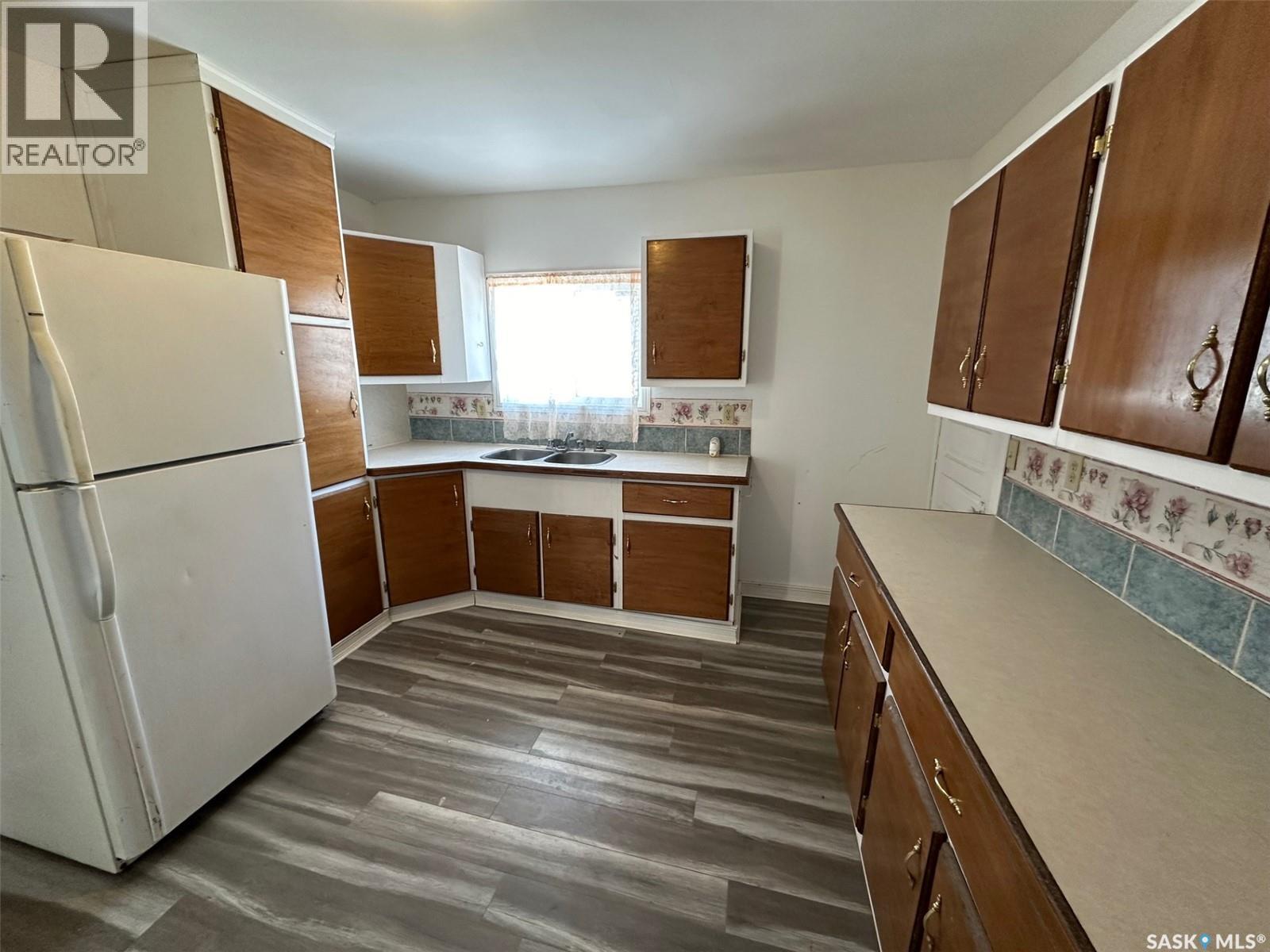 777 COTEAU STREET W - 7