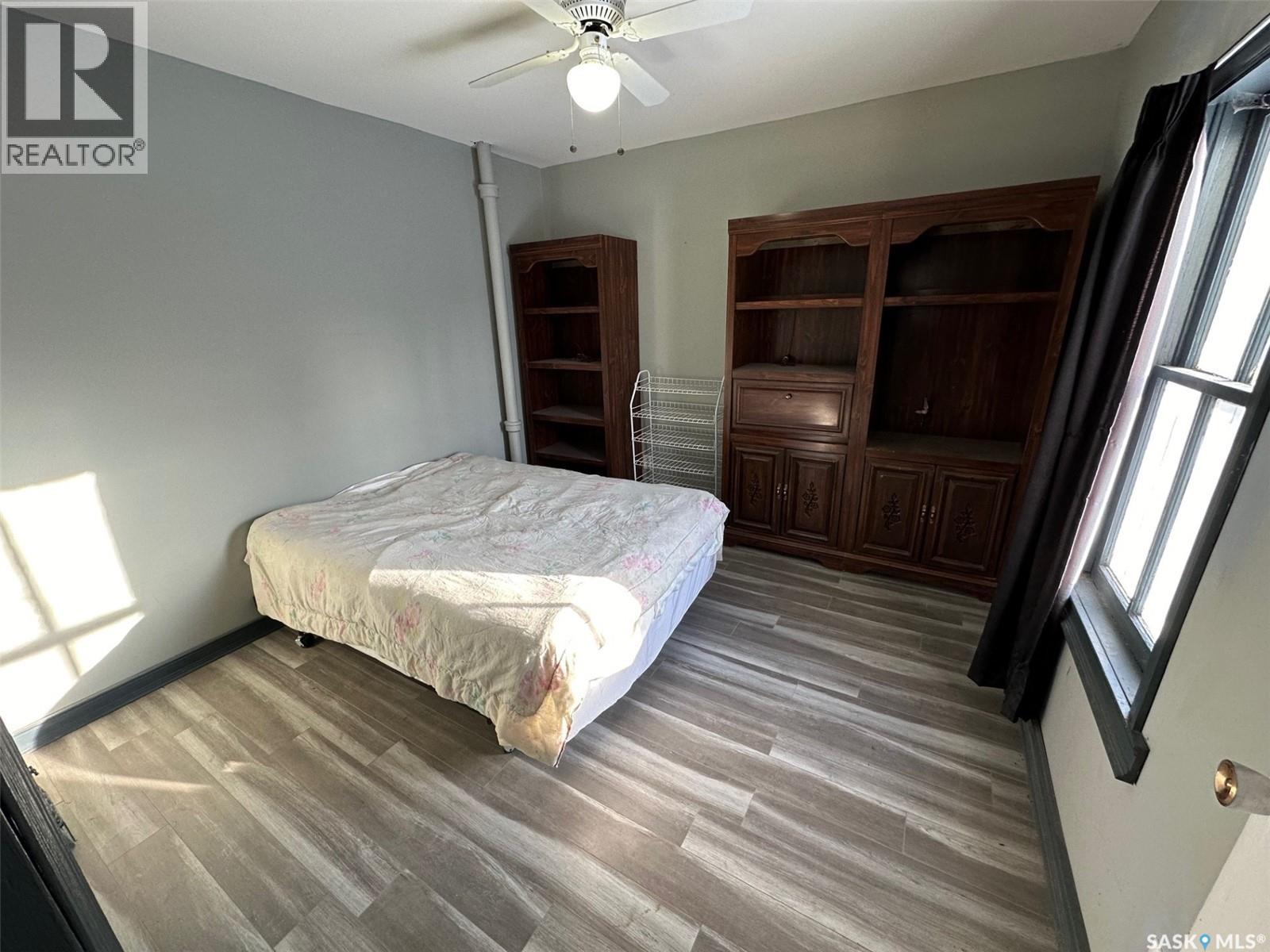 777 COTEAU STREET W - 8