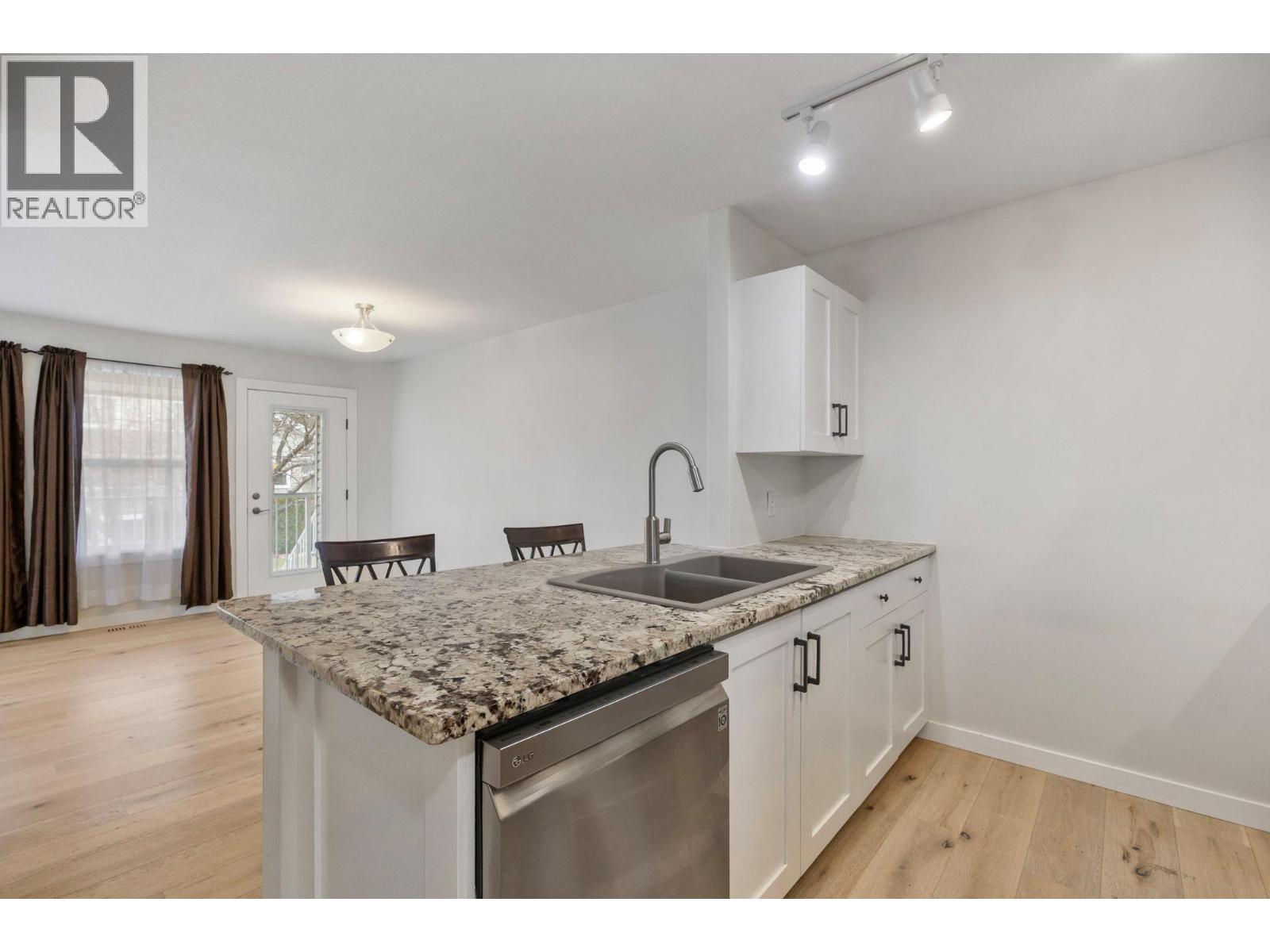 5460 Clements Crescent Unit# 107, Peachland