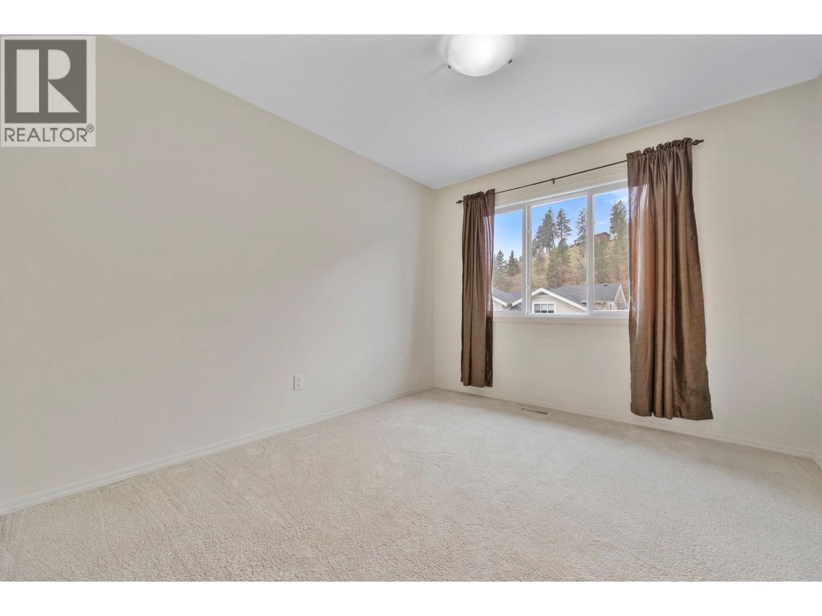 5460 Clements Crescent Unit# 107, Peachland