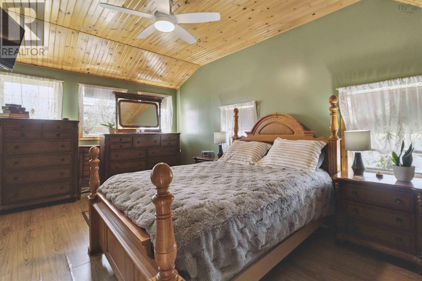 Property 39 of 50 of 46 Roxbury Road