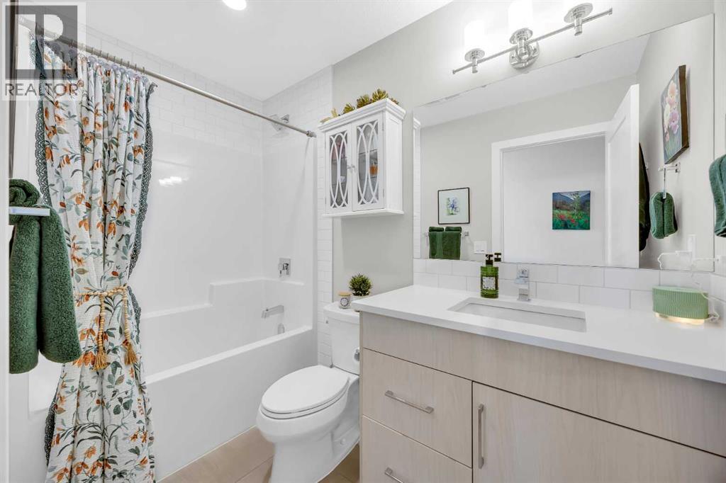 Single Family House for Sale in   Quarry Gate SE Douglasdale/Glen Calgary 