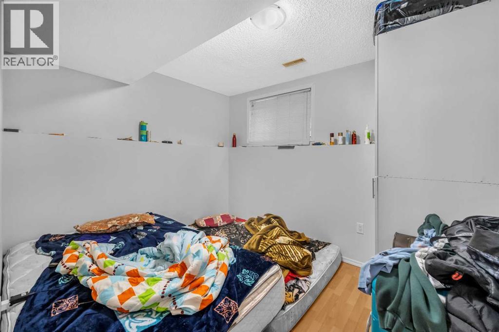 Single Family House Bungalow for Sale in  Tarawood Place NE Taradale Calgary 