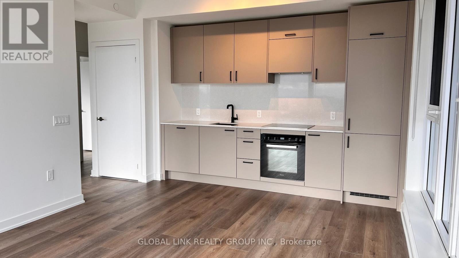 2013 - 1 QUARRINGTON LANE - Photo 5 of 7, Toronto (Banbury-Don Mills), Ontario