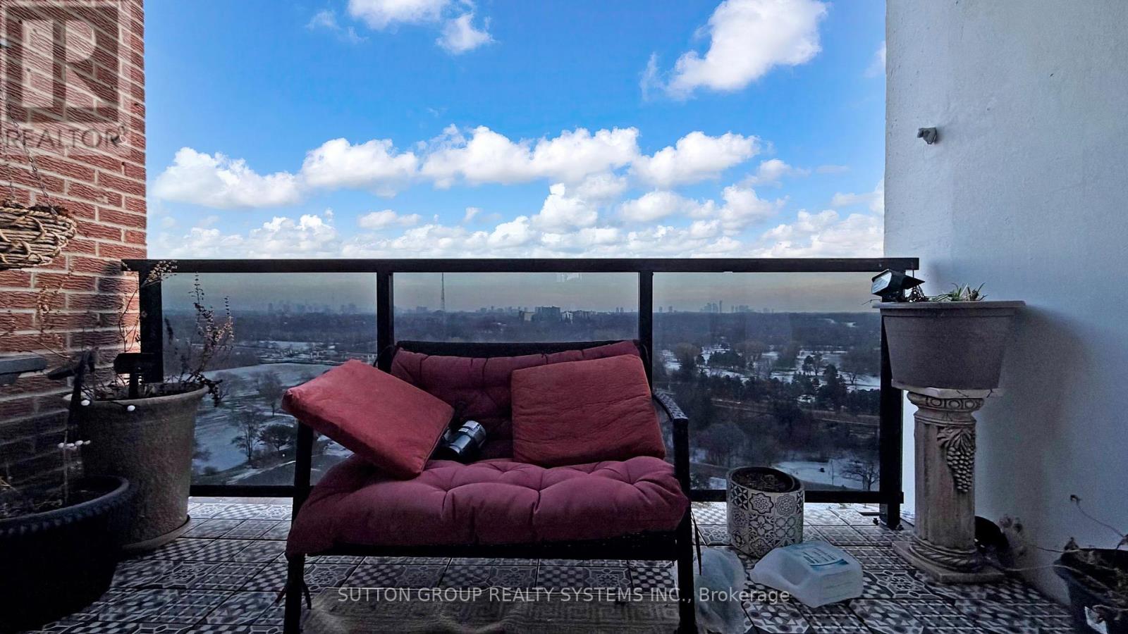 #1811 85 EMMETT AVENUE - 23