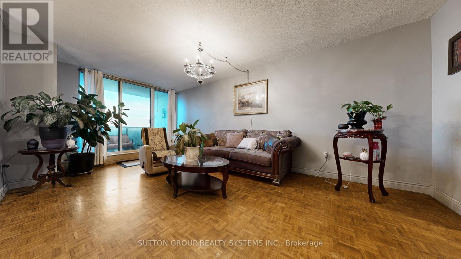 #1811 85 EMMETT AVENUE - 5