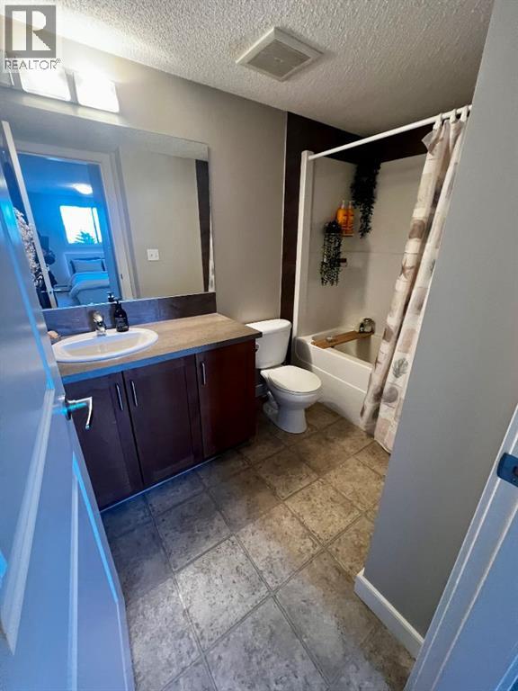 Single Family House for Sale in   Country Village Circle NE Country Hills Village Calgary 