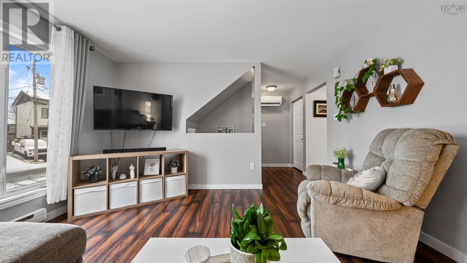 Property 10 of 50 of 74 Cannon Crescent