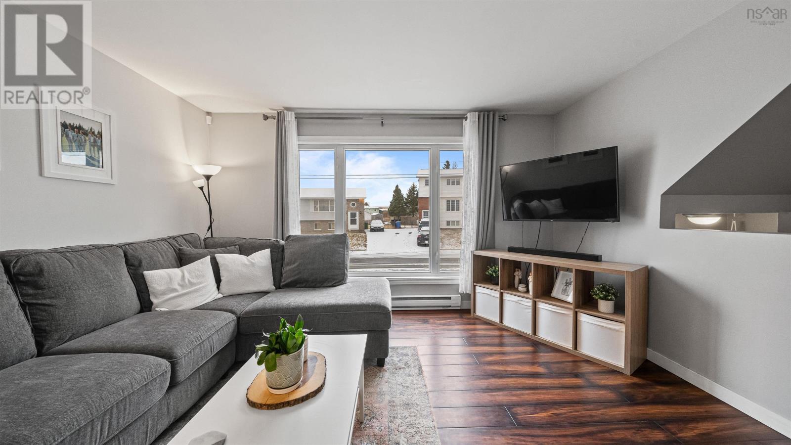 Property 11 of 50 of 74 Cannon Crescent