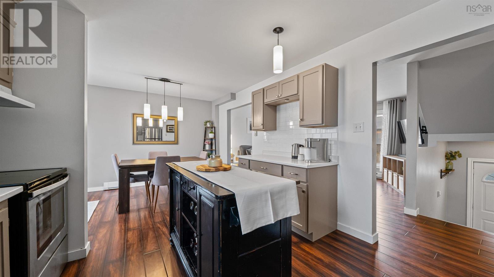 Property 21 of 50 of 74 Cannon Crescent