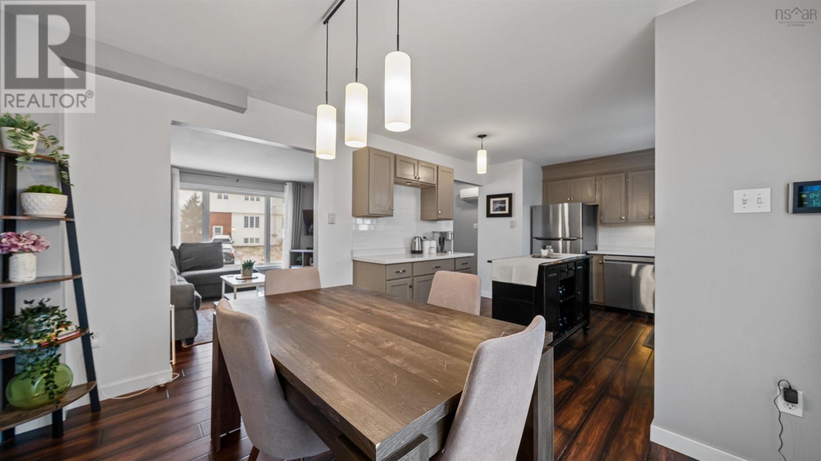 Property 18 of 50 of 74 Cannon Crescent