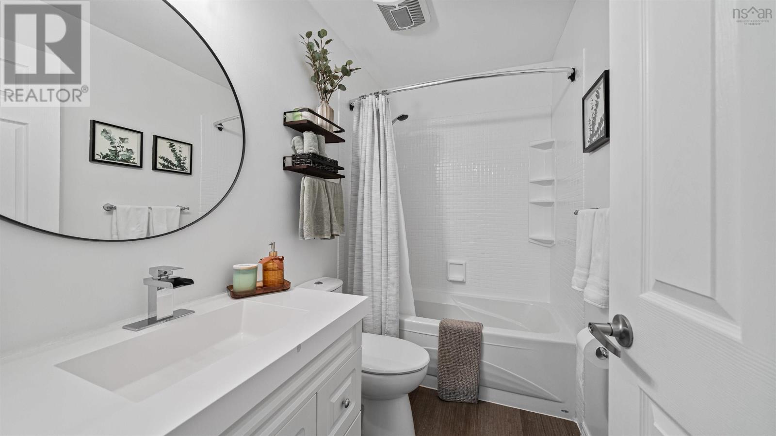 Property 28 of 50 of 74 Cannon Crescent