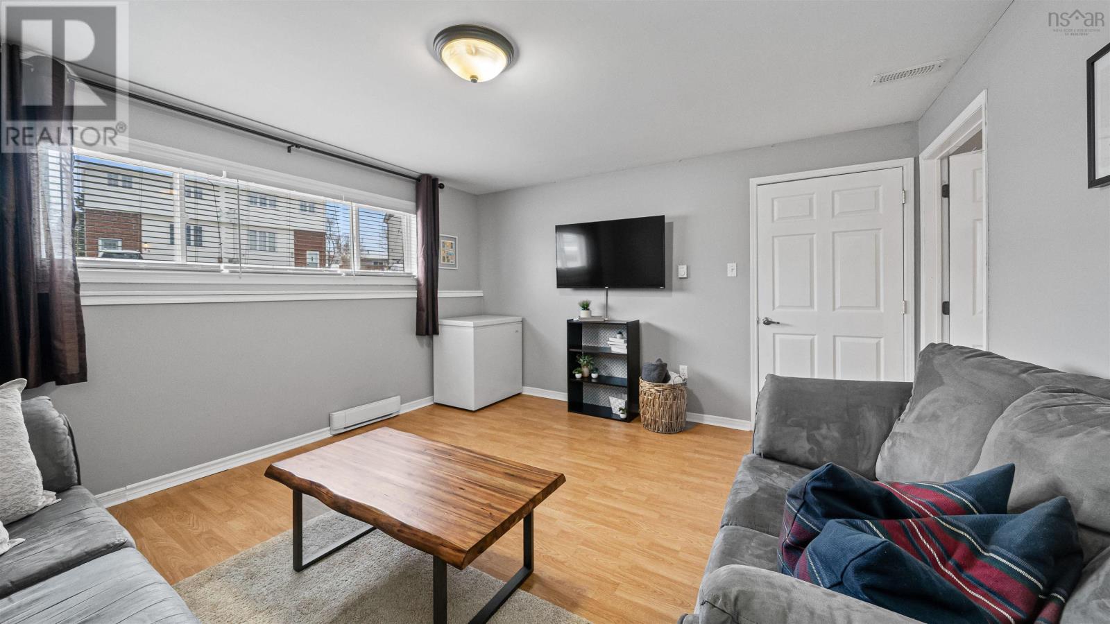 Property 41 of 50 of 74 Cannon Crescent