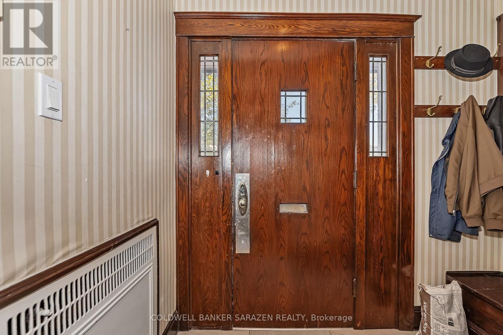 Front foyer - original trim