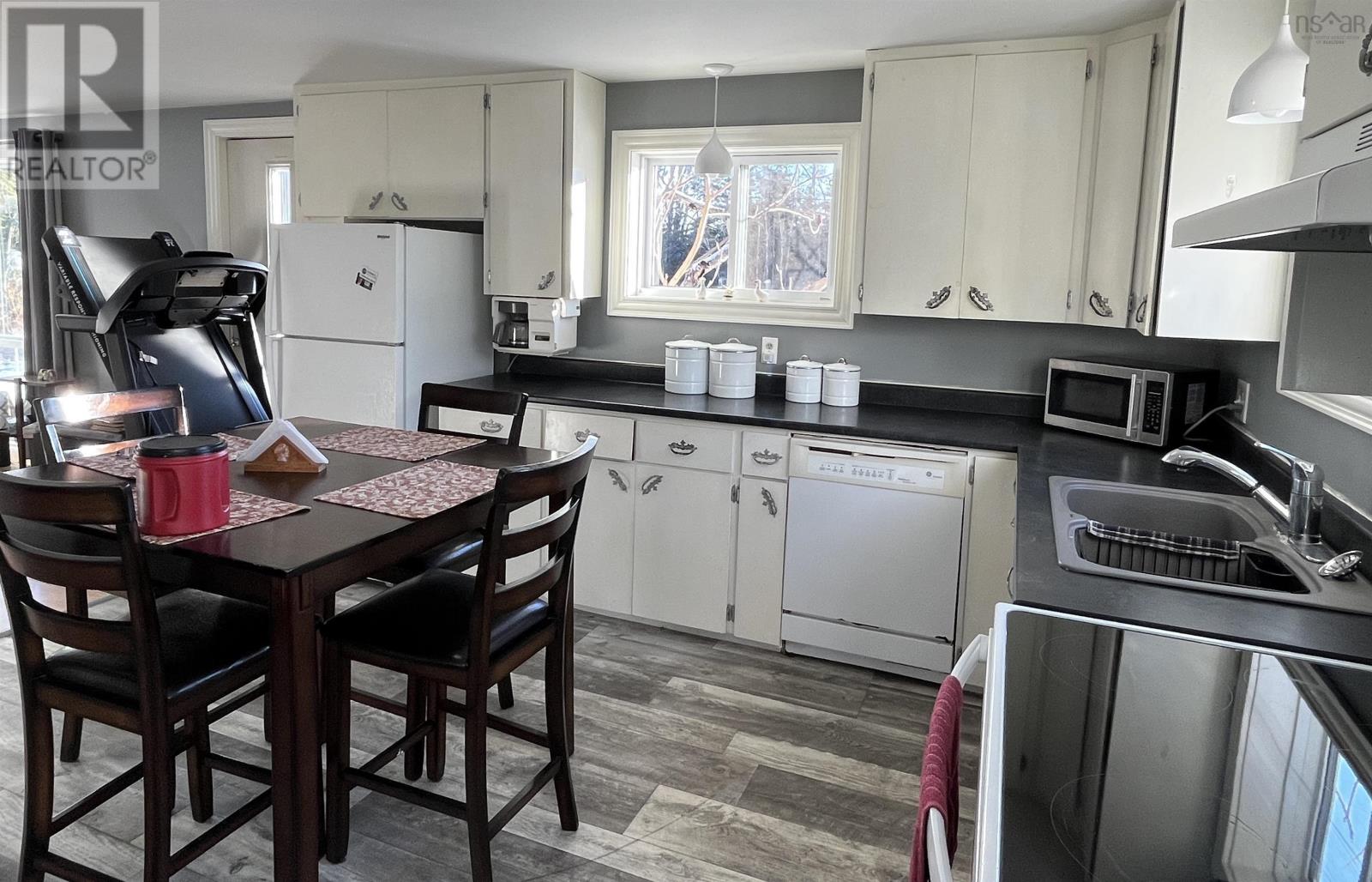 Property 15 of 40 of 229 Truro Road