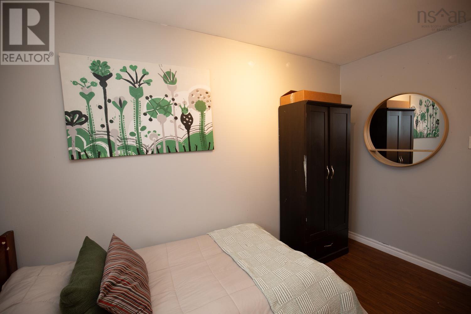 Property 18 of 39 of 20 VALLEYVIEW Court