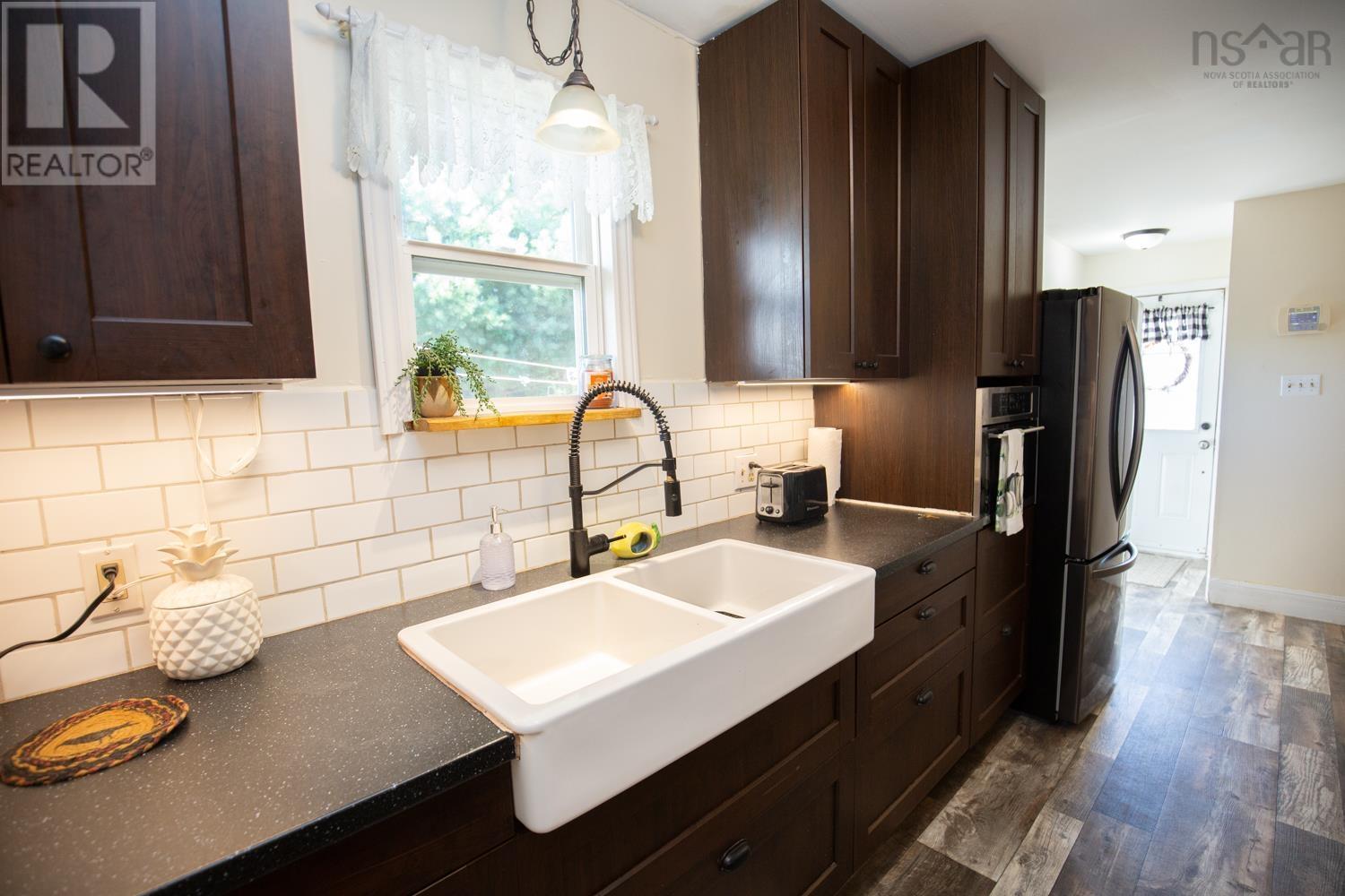 Property 7 of 39 of 20 VALLEYVIEW Court