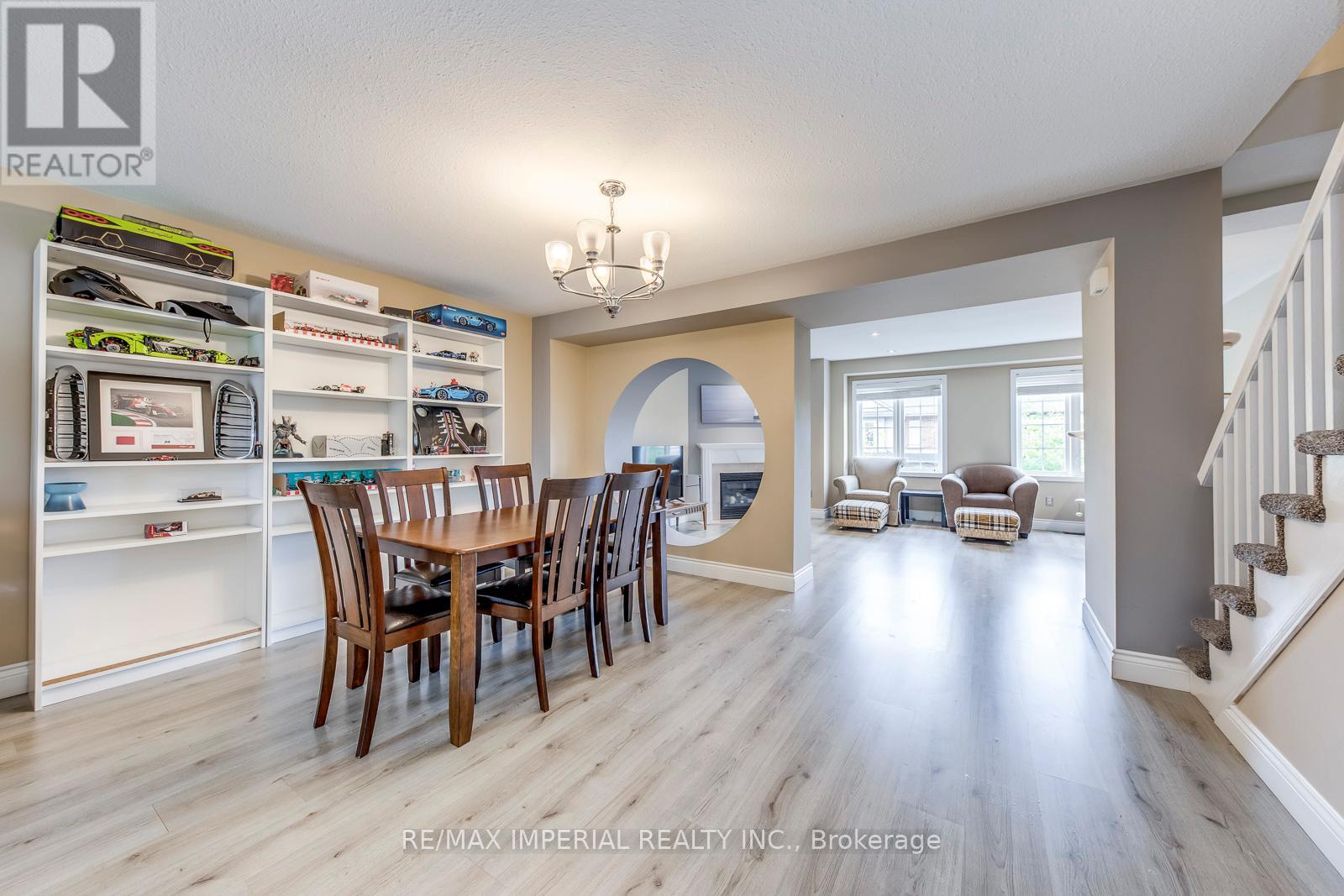 Single Family House for Sale in    SOUTHSIDE PLACE Hamilton (Mountview) 