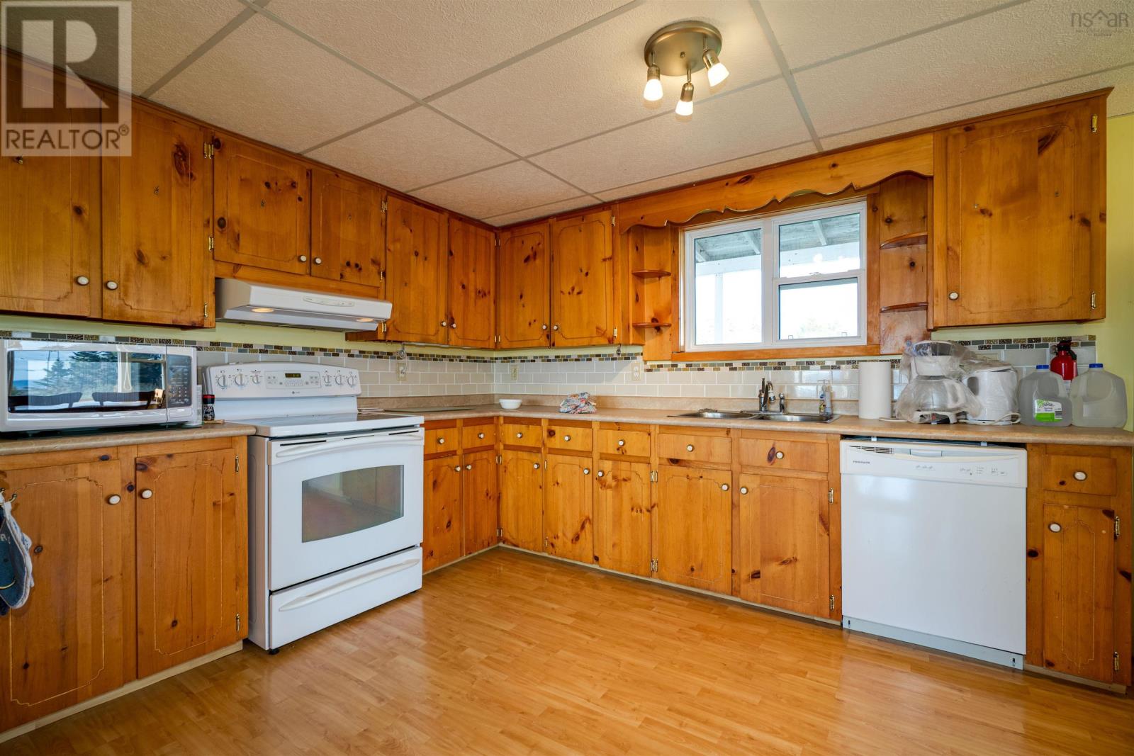 Property 7 of 46 of 423 Overcove Road