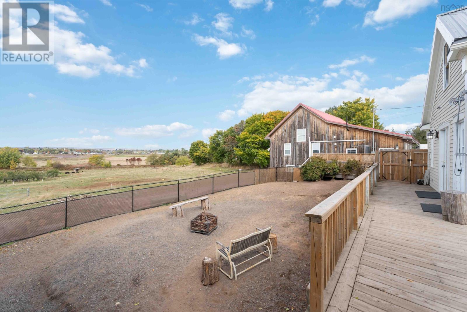 Property 28 of 49 of 10031 Highway 1