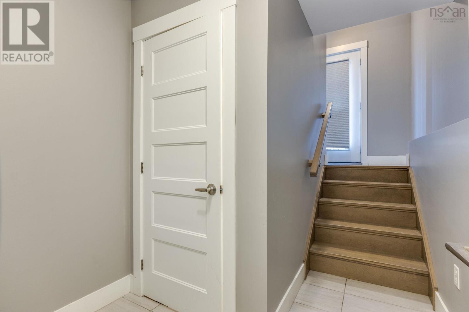 Property 44 of 50 of 25 Titanium Crescent