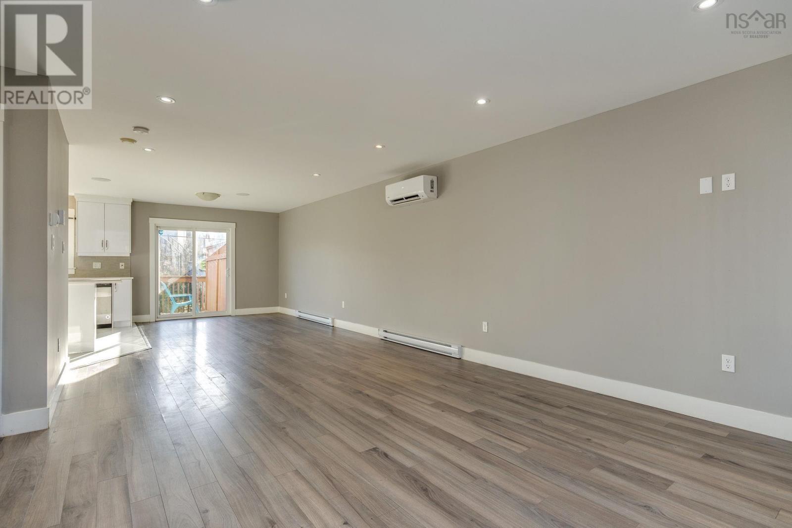 Property 27 of 50 of 25 Titanium Crescent