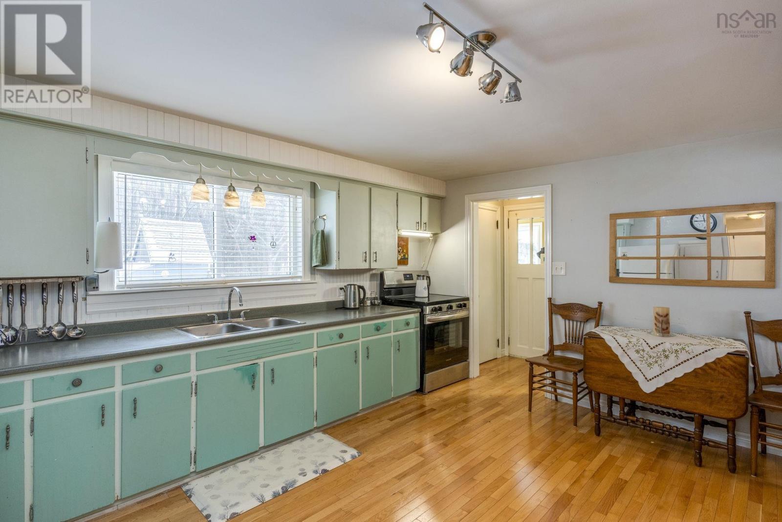 Property 16 of 31 of 1166 Owen Road