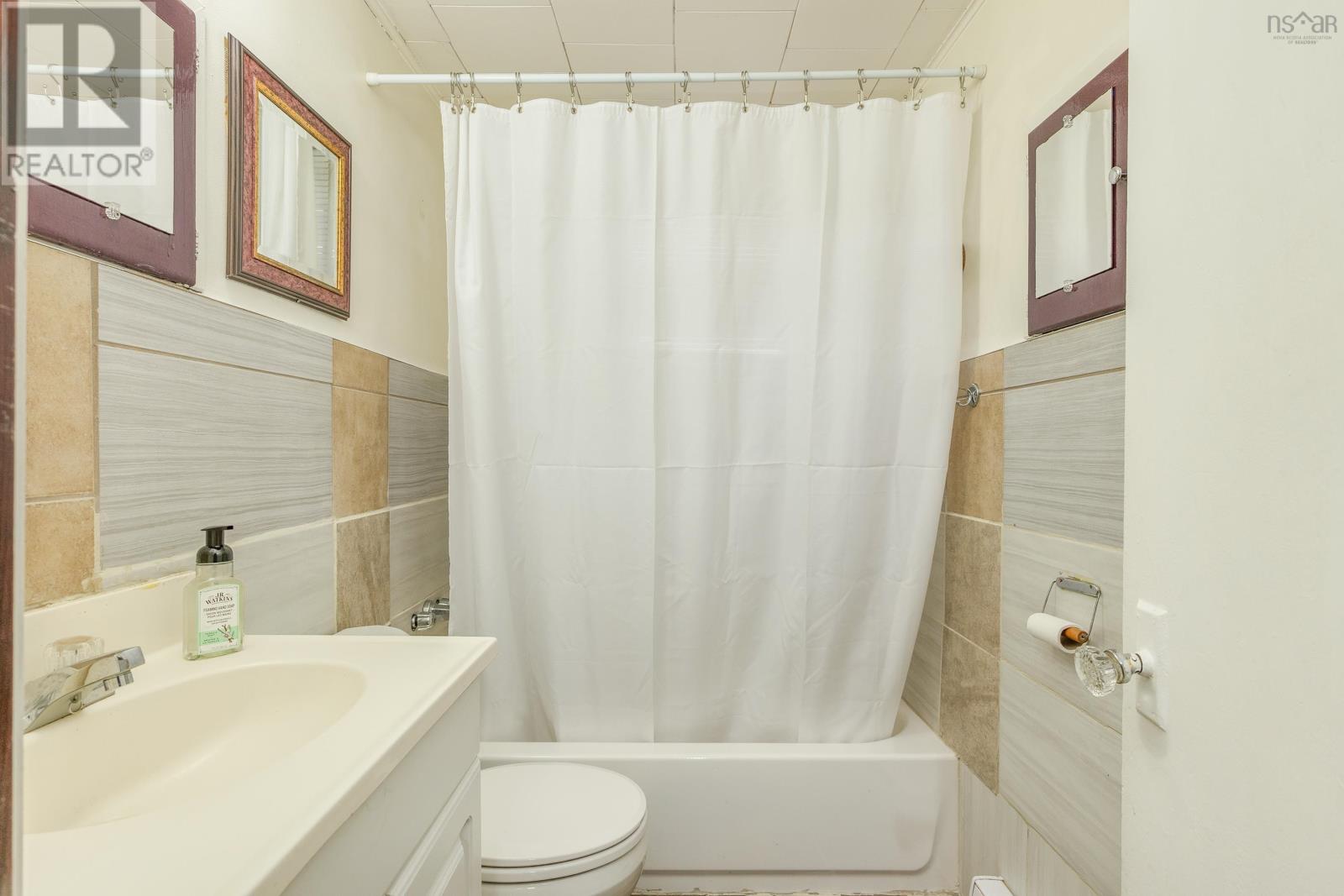 Property 38 of 49 of 3666 Barrington Street