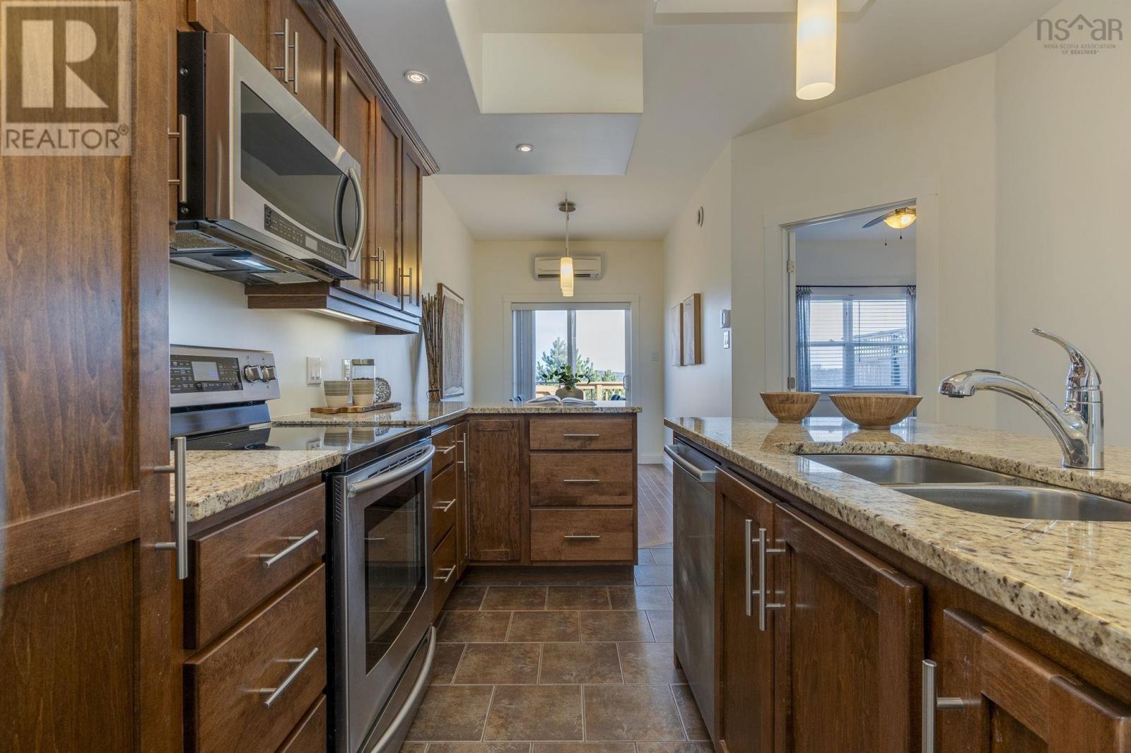 Property 33 of 38 of 10 Cabernet Court