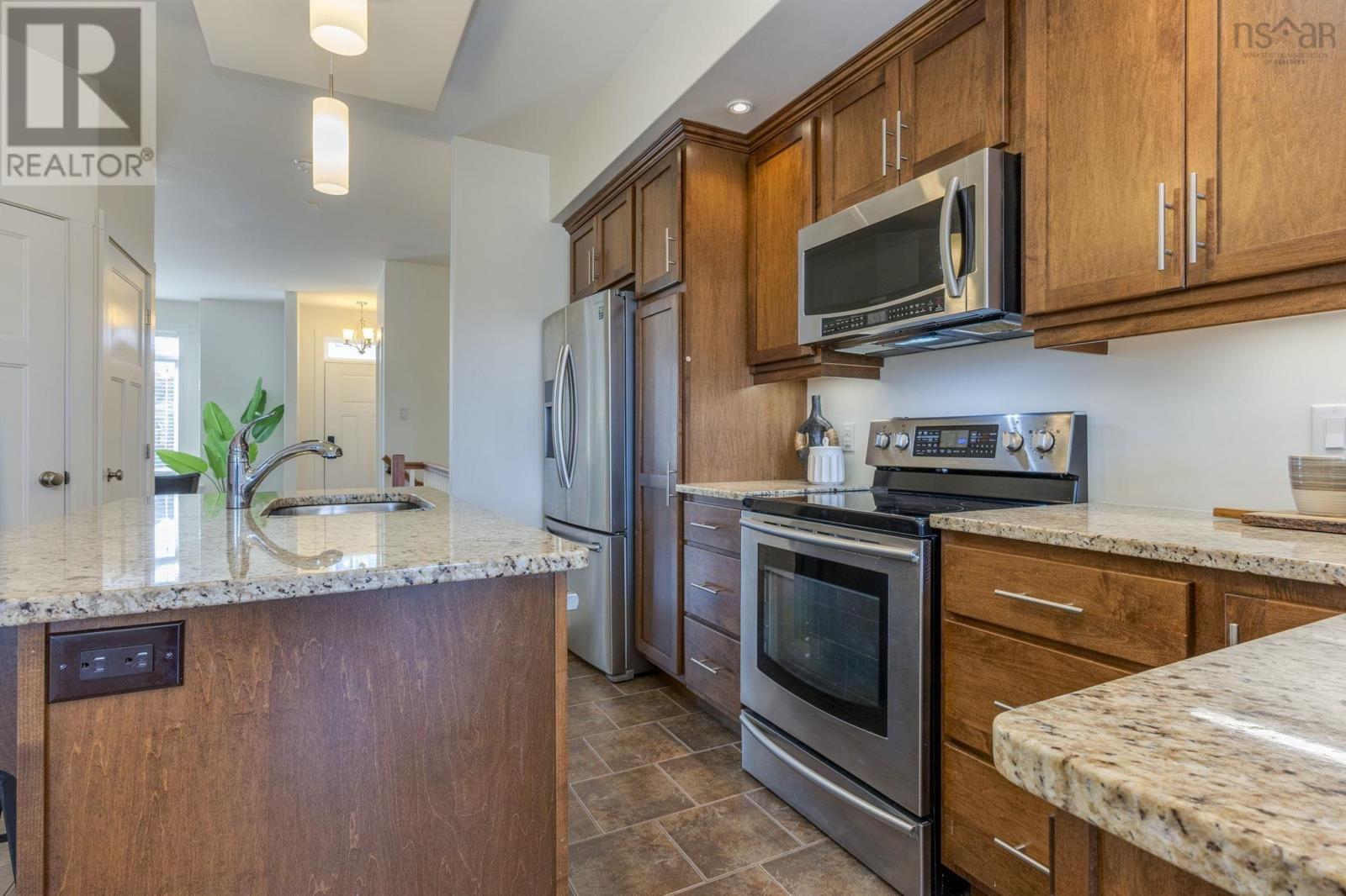 Property 3 of 38 of 10 Cabernet Court