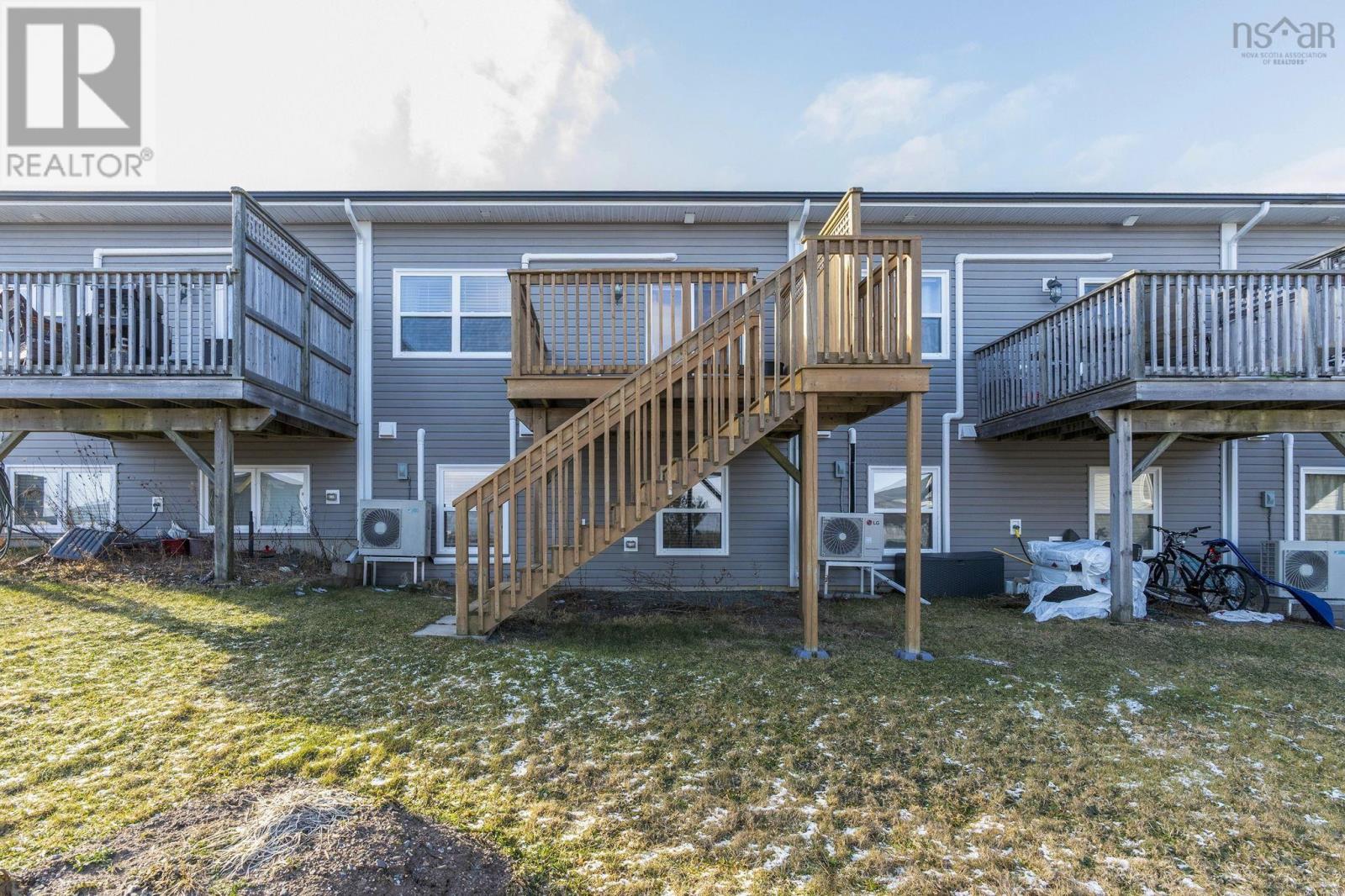 Property 26 of 38 of 10 Cabernet Court