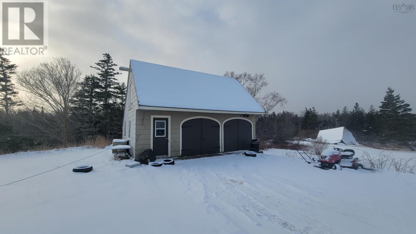 Property 11 of 21 of 144 Chemin De L'est Street