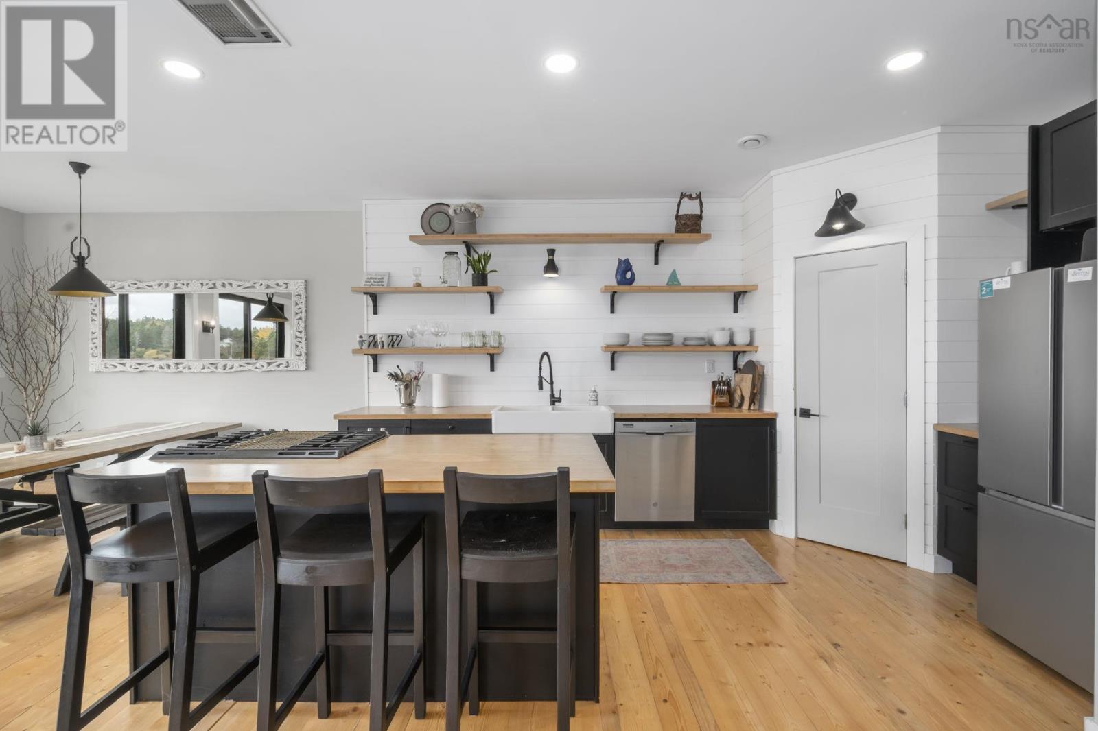 Property 3 of 51 of 6566 St Margarets Bay Road