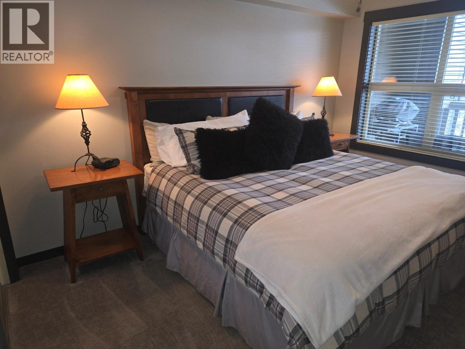 #303 2070 SUMMIT DRIVE - 12