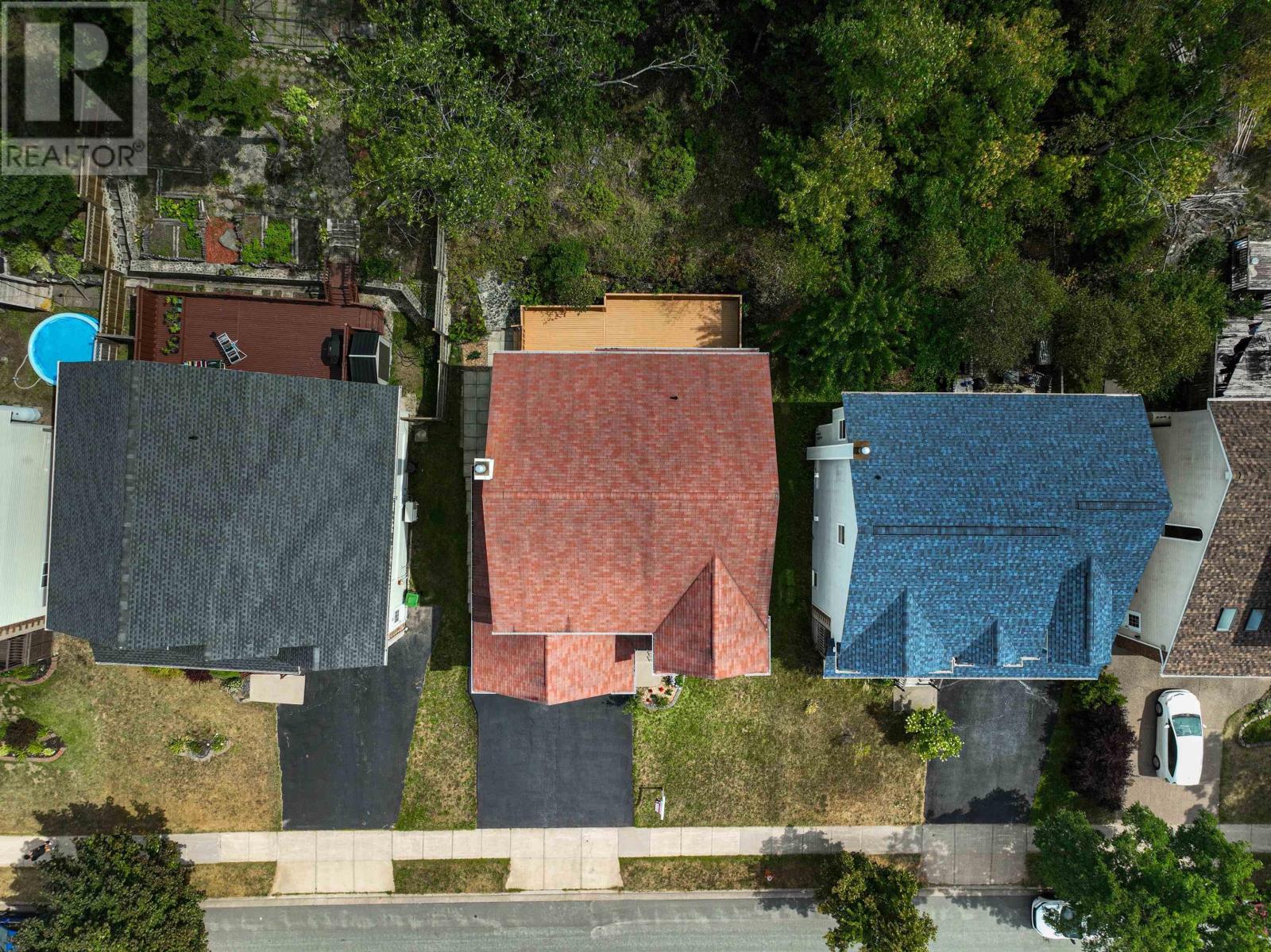 Property 48 of 50 of 272 Langbrae Drive