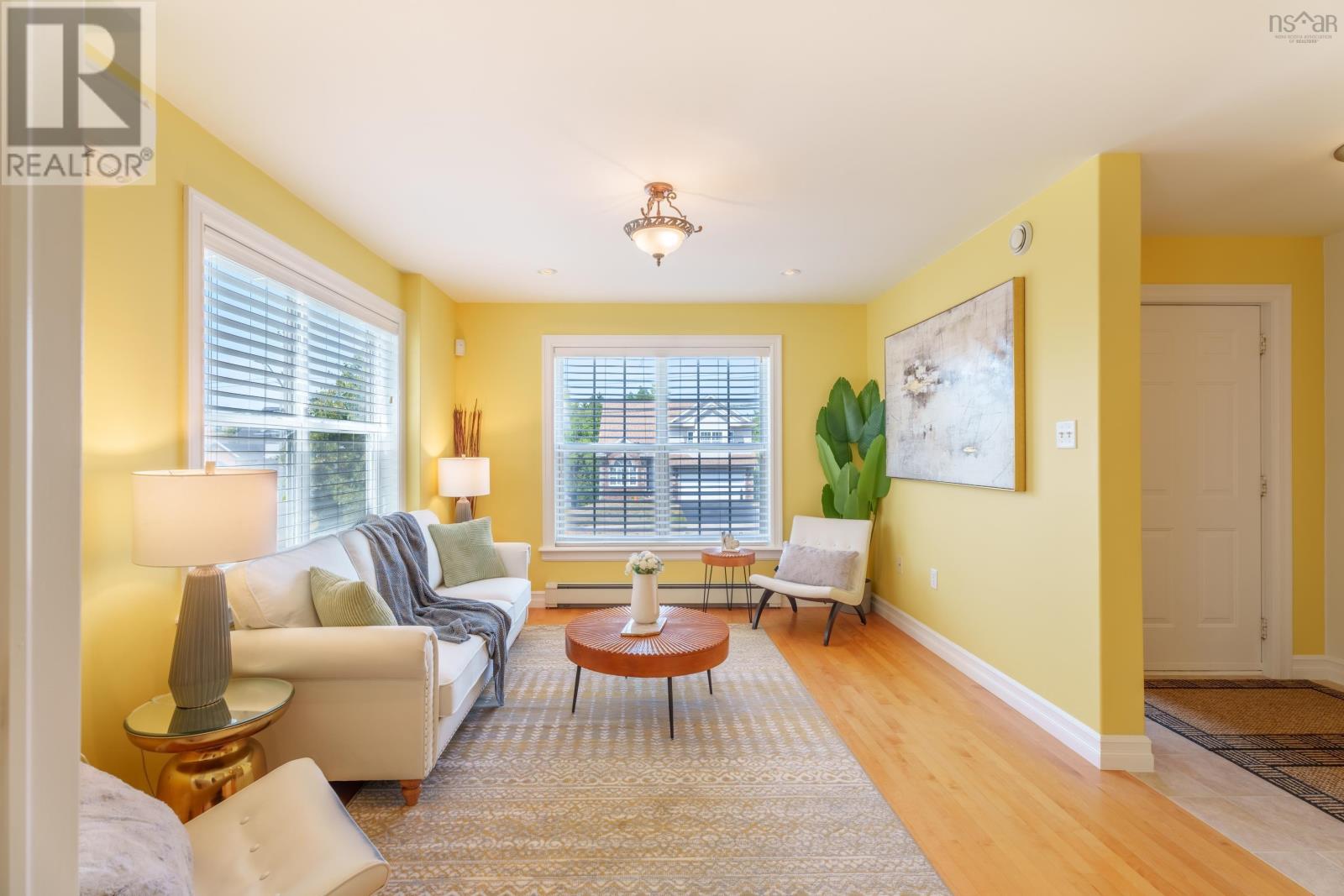 Property 7 of 50 of 272 Langbrae Drive