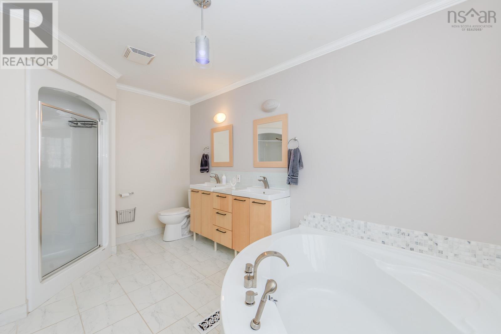 Property 14 of 34 of 102 Maple Boulevard