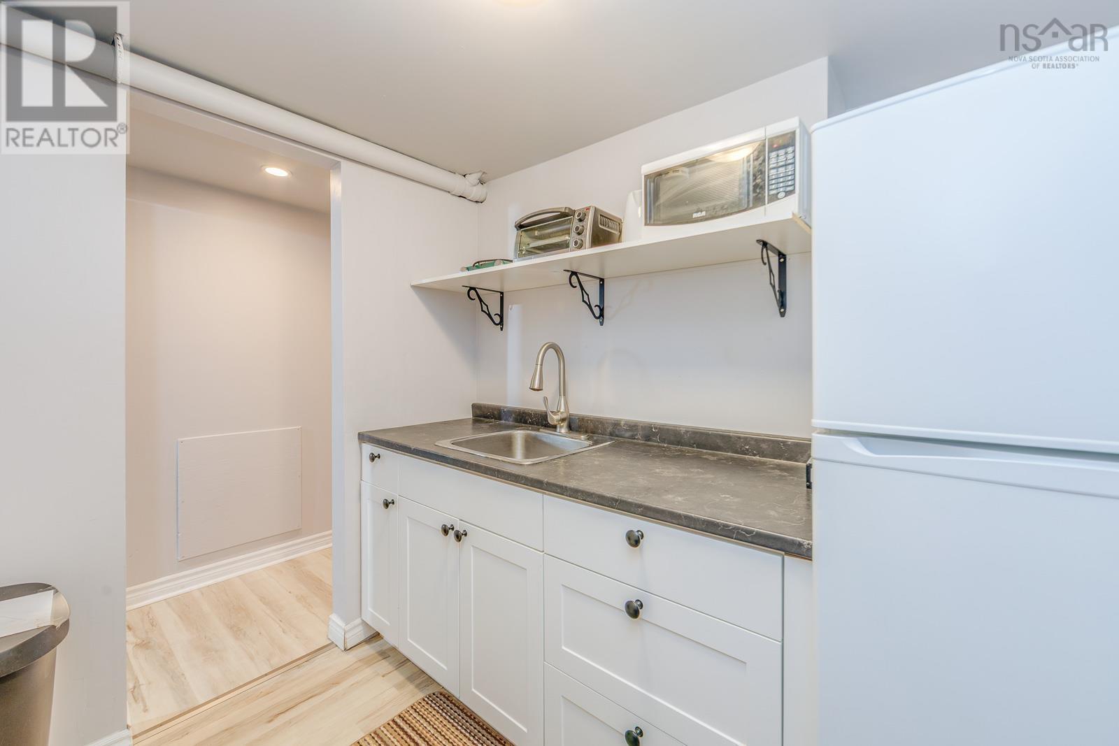 Property 20 of 34 of 102 Maple Boulevard