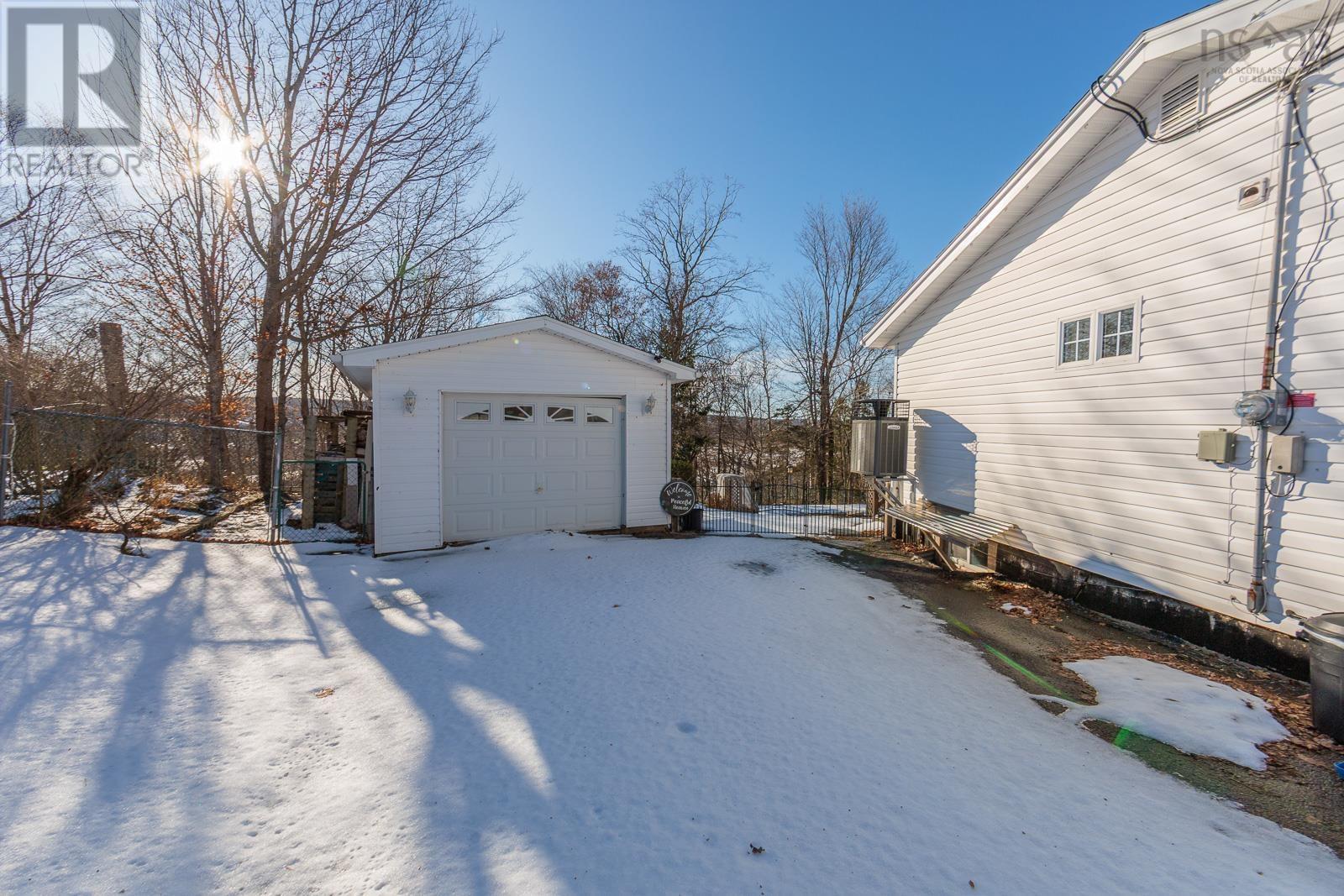 Property 21 of 34 of 102 Maple Boulevard