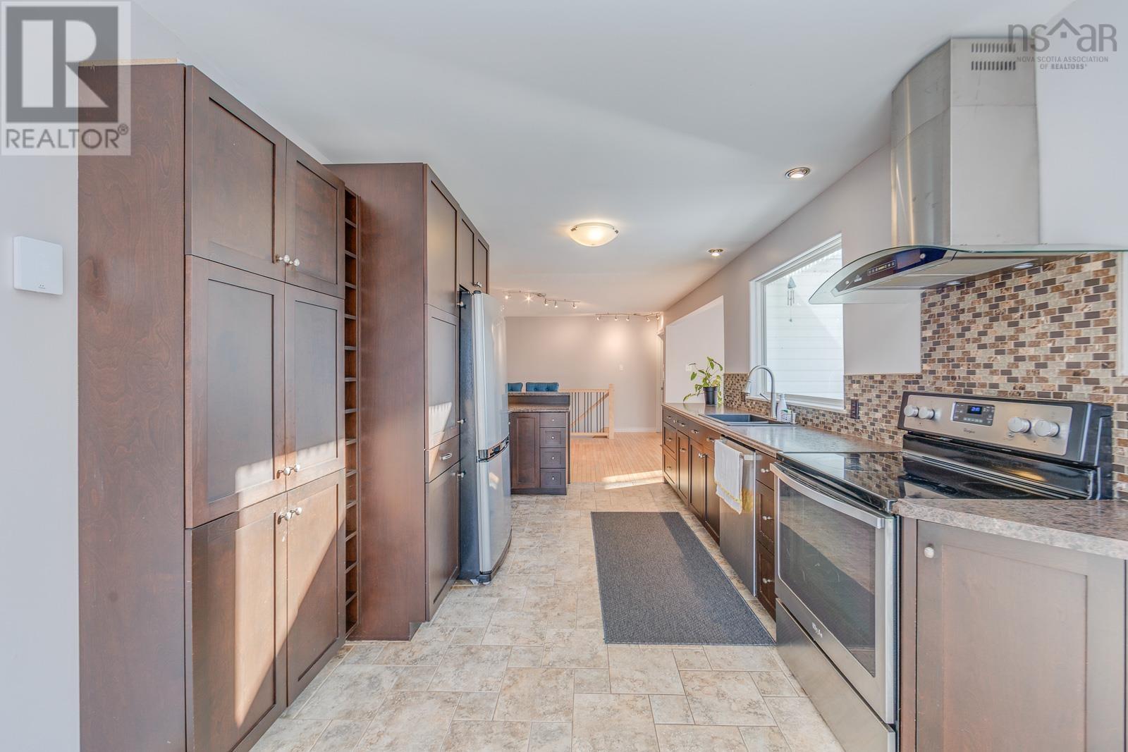 Property 4 of 34 of 102 Maple Boulevard