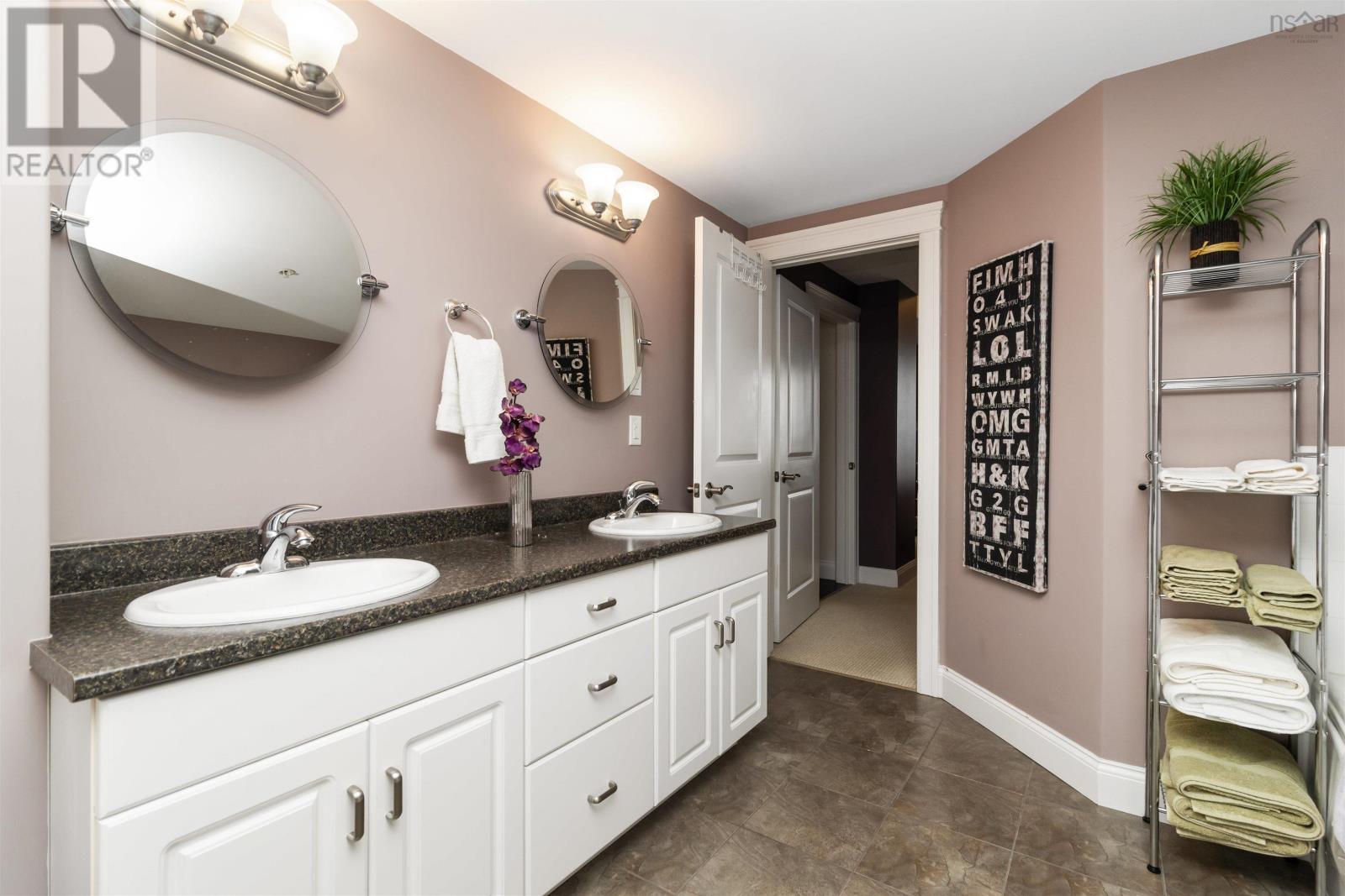 Property 27 of 50 of 812 60 Walter Havill Drive