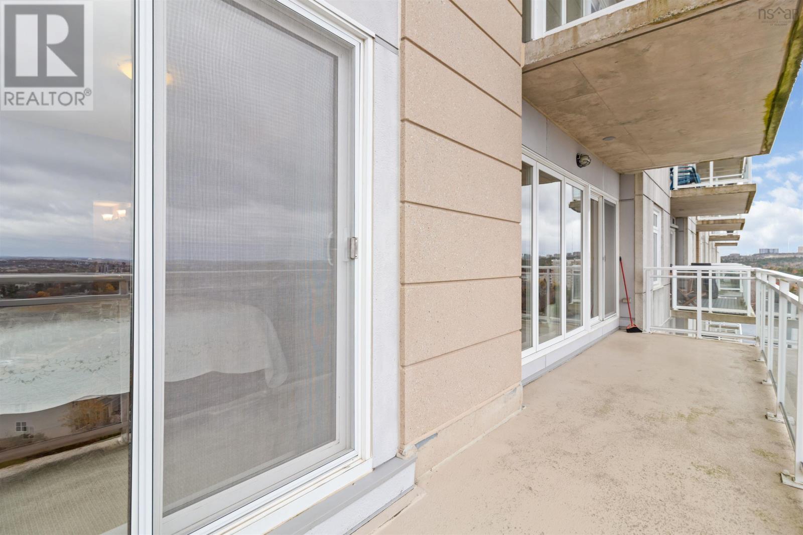 Property 22 of 50 of 812 60 Walter Havill Drive